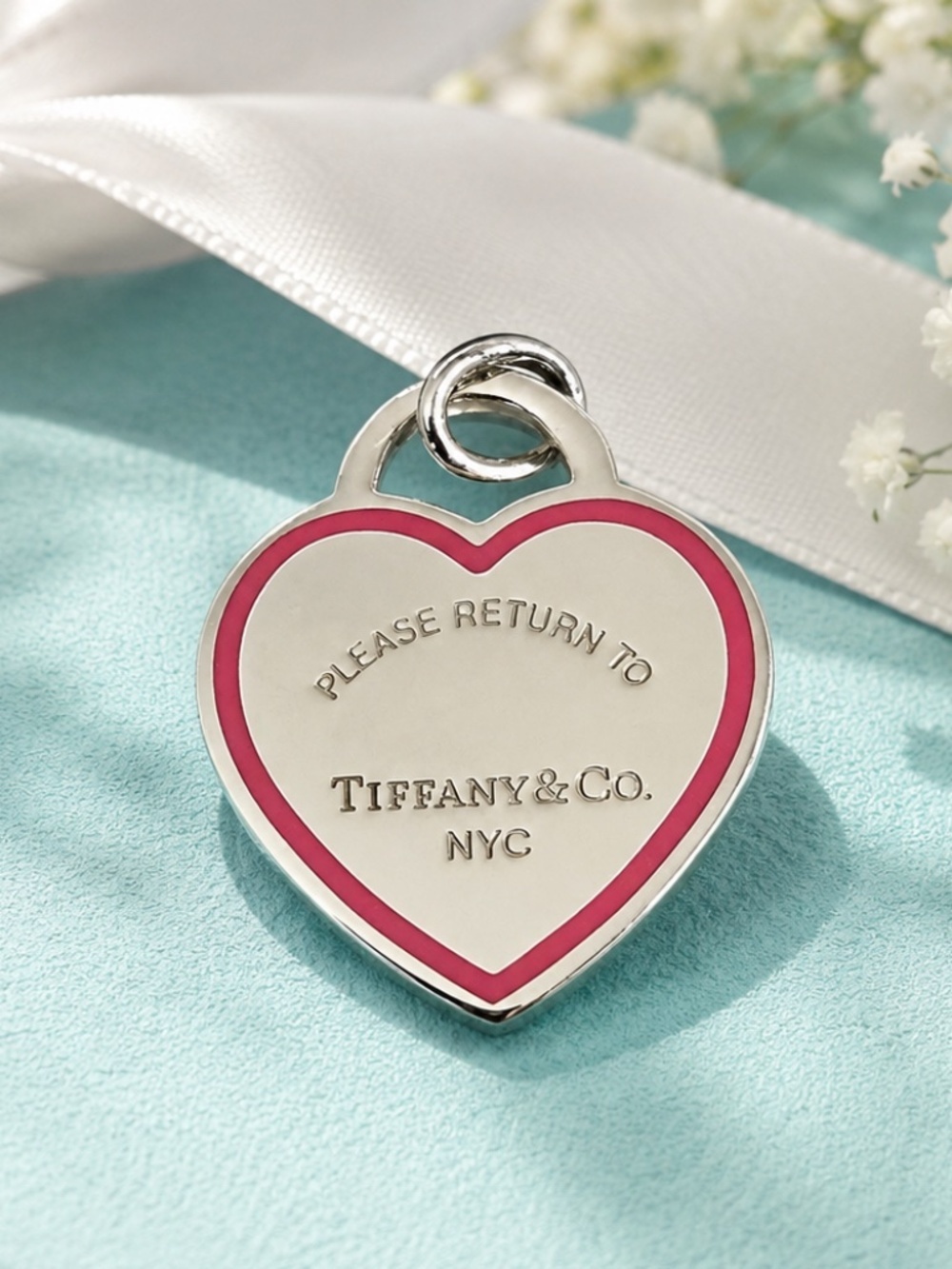 Tiffany & Co. Return to Tiffany® Medium pink Enamel Heart Charm NEW IN BOX